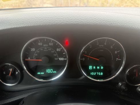 Used 2013 Jeep Wrangler Unlimited Sahara image 17