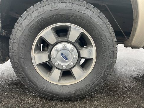 Used 2011 Ford F250 Lariat w/ Lariat Interior Pkg image 8