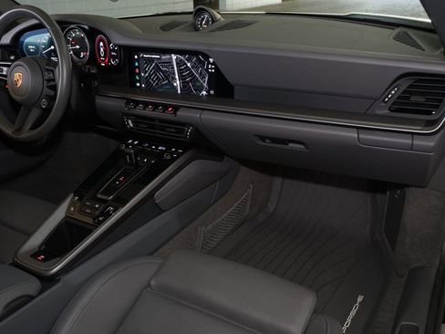 Used 2022 Porsche 911 Carrera S image 12