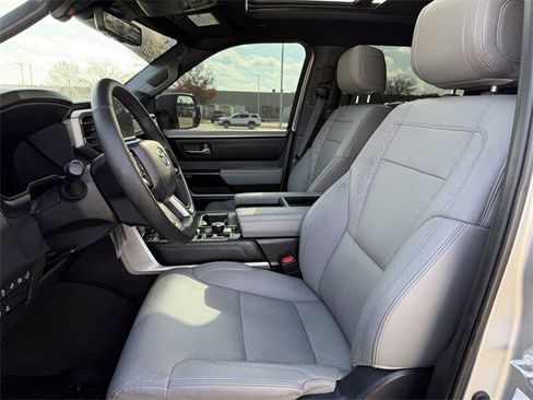 Used 2025 Toyota Tundra Limited image 28