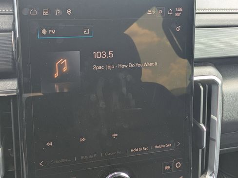 New 2025 GMC Acadia Elevation w/ Elevation Premium Package image 17