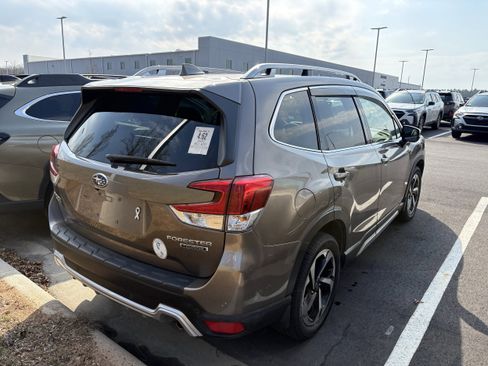 Certified 2022 Subaru Forester Touring w/ Popular Package #2 image 7