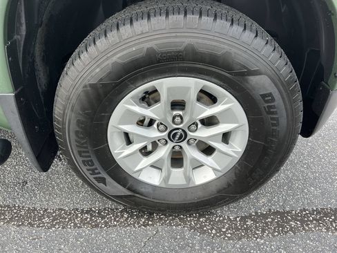 Used 2024 Nissan Frontier SV w/ Technology Package AWD/4WD image 13