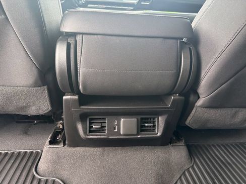 Used 2023 Chevrolet Silverado 1500 LT AWD/4WD image 31