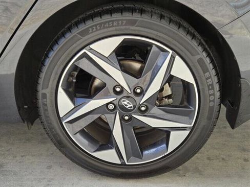 Used 2022 Hyundai Elantra Limited w/ Cargo Package image 10