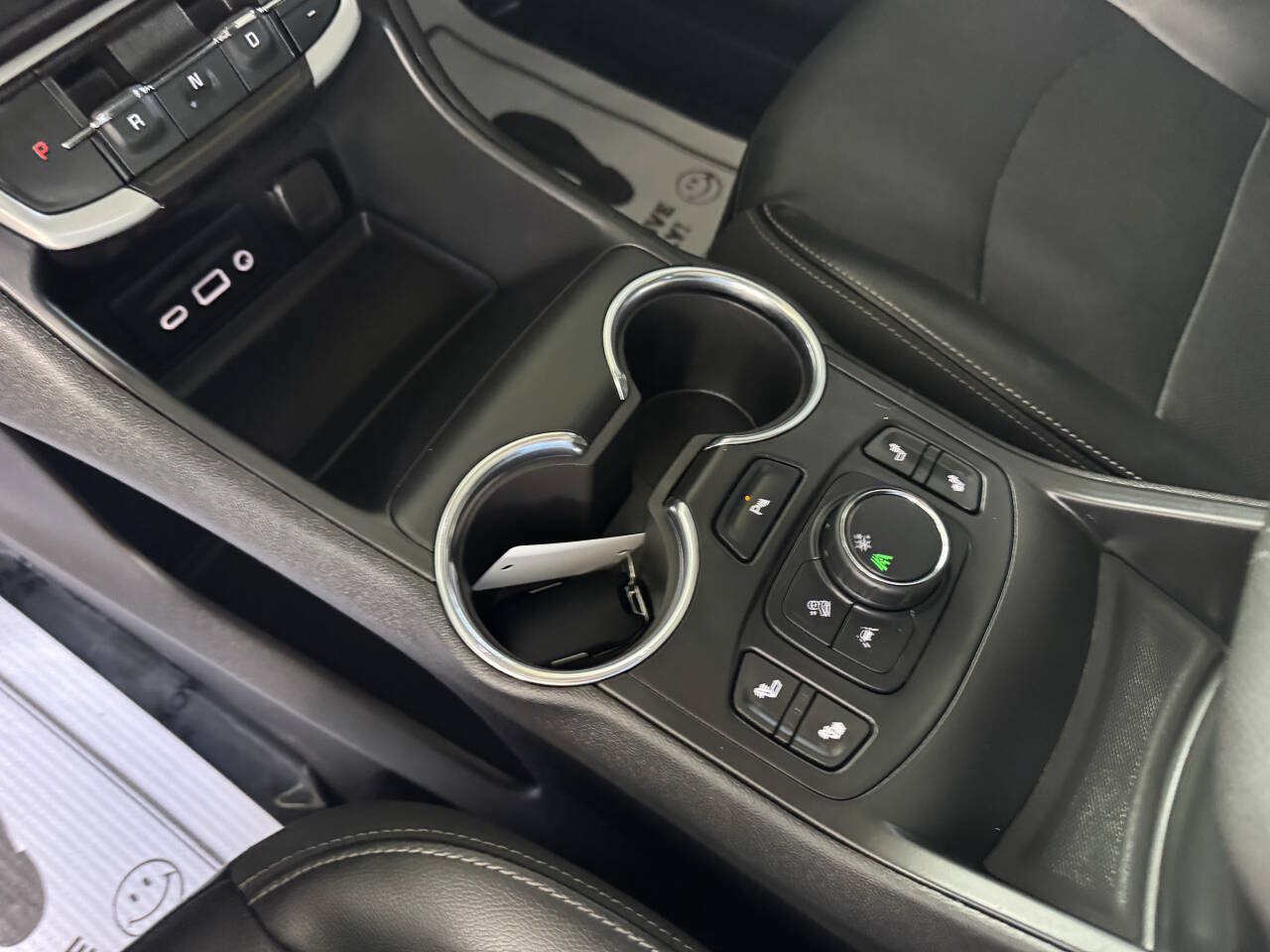 Used 2023 GMC Terrain SLT w/ Tech Package FWD image 35