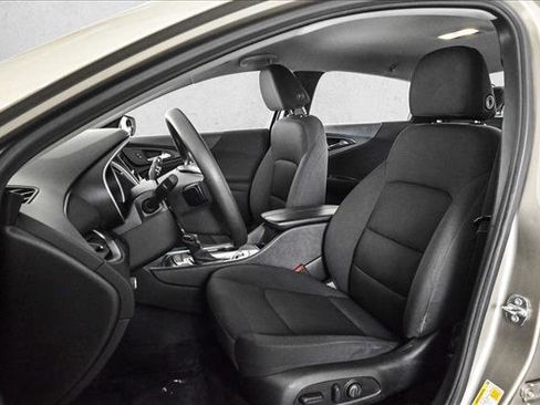 Used 2022 Chevrolet Malibu LT image 17