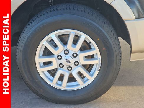 Used 2014 Ford Expedition EL XLT w/ Equipment Group 202A image 39