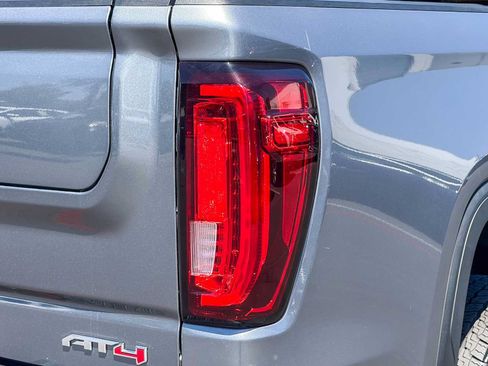 Used 2020 GMC Sierra 1500 AT4 w/ AT4 Premium Package AWD/4WD image 9