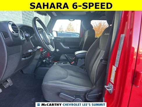 Used 2018 Jeep Wrangler Unlimited Sahara w/ Dual Top Group image 20