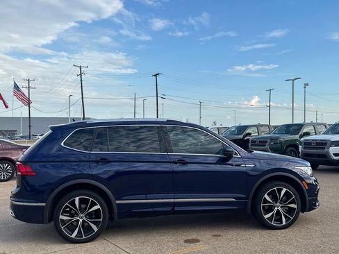 Used 2022 Volkswagen Tiguan SEL R-Line AWD/4WD image 25