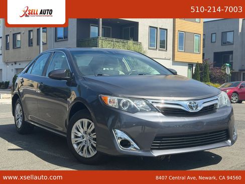 Used 2013 Toyota Camry LE FWD image 1