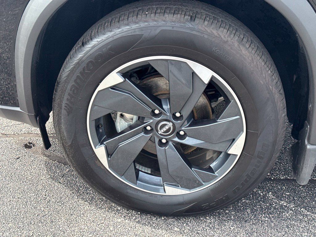 Certified 2026 Nissan Rogue SV w/ SV Premium Package AWD/4WD image 35