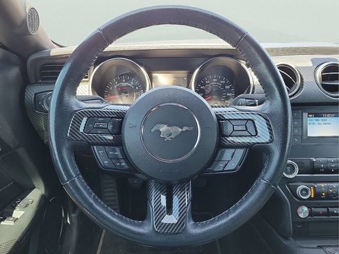 Used 2020 Ford Mustang Coupe RWD image 23