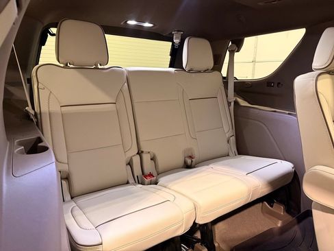 Used 2026 GMC Yukon Denali w/ Sun & Power Step Package AWD/4WD image 38