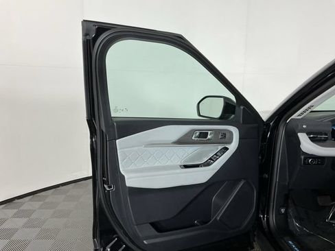 Certified 2025 Ford Explorer Platinum w/ Ultimate Package AWD/4WD image 14