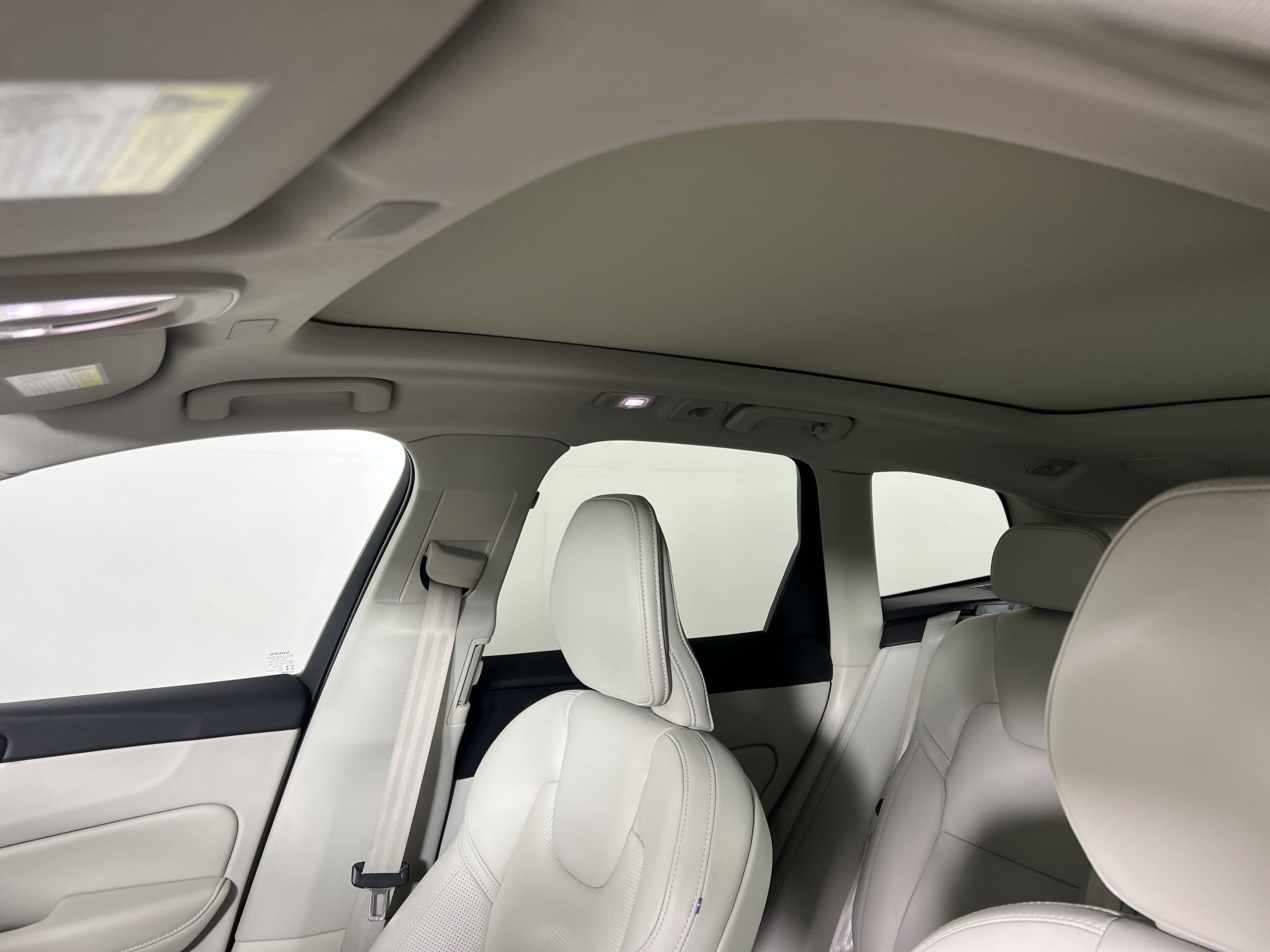 Used 2022 Volvo XC60 B5 Inscription w/ Advanced Package AWD/4WD image 19
