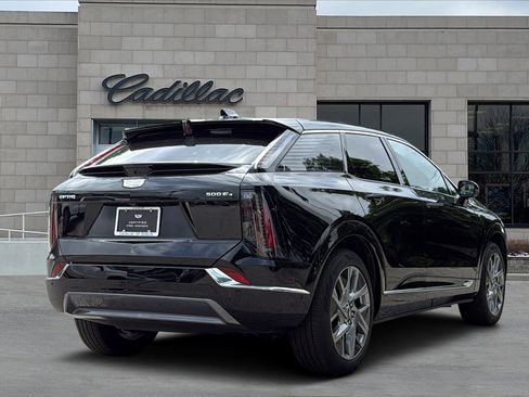 Used 2025 Cadillac Optiq Luxury 2 w/ LPO, Floor Liner Package AWD/4WD image 3