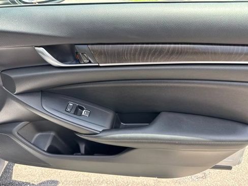 Used 2019 Honda Accord EX image 27