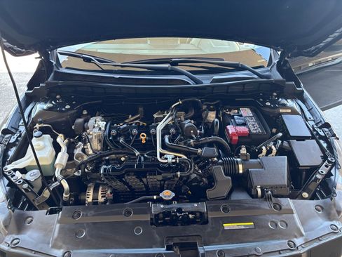 Used 2025 Nissan Altima 2.5 SV FWD image 33