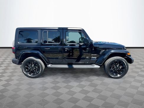 Used 2023 Jeep Wrangler Unlimited Sahara w/ Cold Weather Group AWD/4WD image 5
