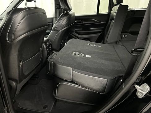 Used 2023 Jeep Grand Cherokee Altitude AWD/4WD image 27