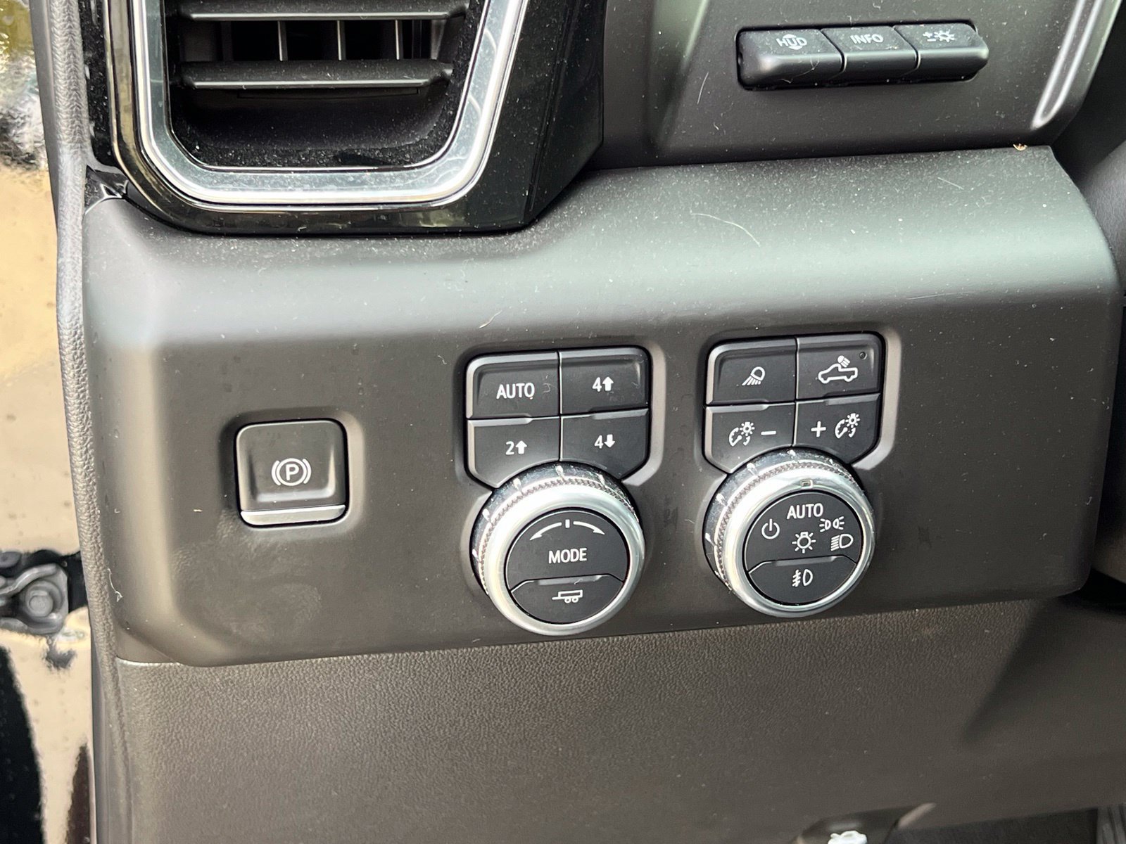 Used 2022 GMC Sierra 1500 Denali w/ Denali Reserve Package AWD/4WD image 27