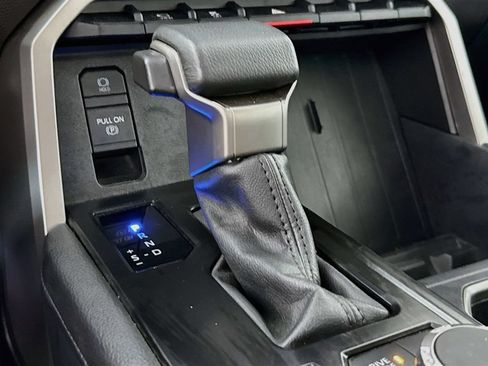 Used 2024 Toyota Tundra Limited AWD/4WD image 8
