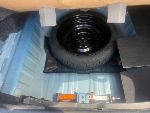 Used 2024 Nissan Versa SR FWD image 42