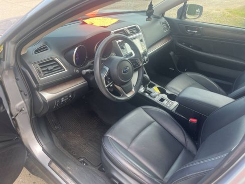 Used 2018 Subaru Outback 2.5i Limited AWD/4WD image 6