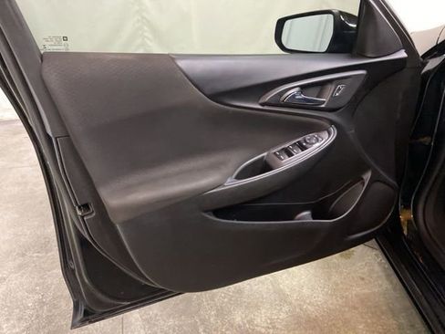 Used 2020 Chevrolet Malibu LT image 24