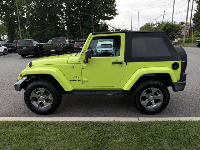 Used 2017 Jeep Wrangler Sahara w/ Connectivity Group AWD/4WD image 5