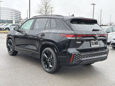 New 2026 Volkswagen Tiguan SE R-Line image 3