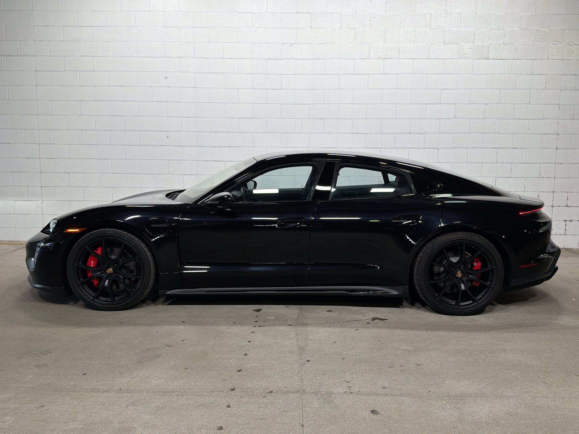 Certified 2023 Porsche Taycan GTS AWD/4WD image 2