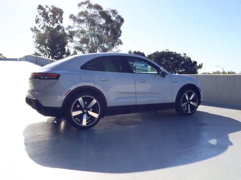 New 2026 Porsche Macan Electric image 8