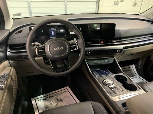 New 2026 Kia Carnival LXS image 4