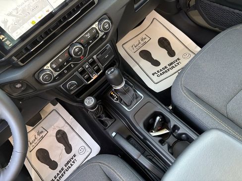 Used 2025 Jeep Wrangler Sport image 35