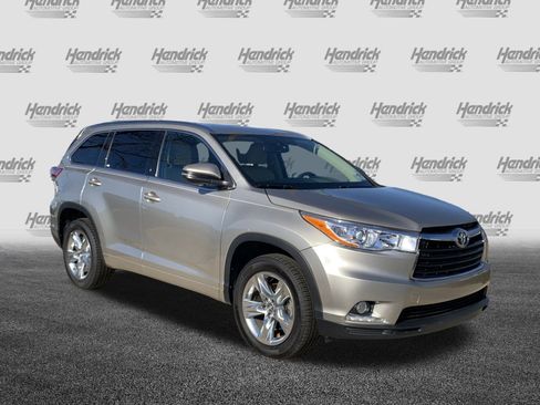 Used 2016 Toyota Highlander Limited image 2
