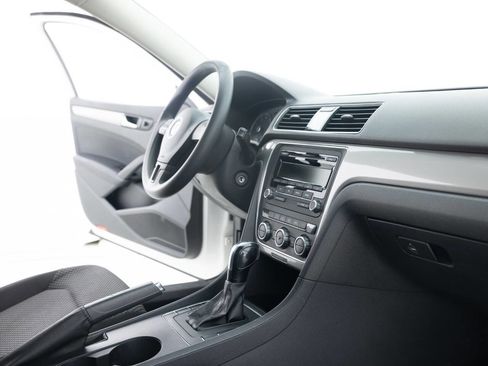 Used 2012 Volkswagen Passat 2.5 S image 26