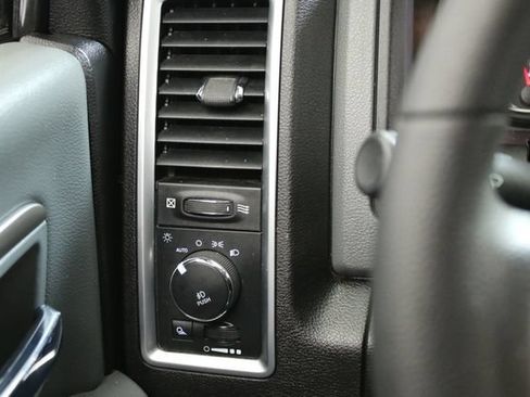 Used 2019 RAM 1500 Warlock AWD/4WD image 18