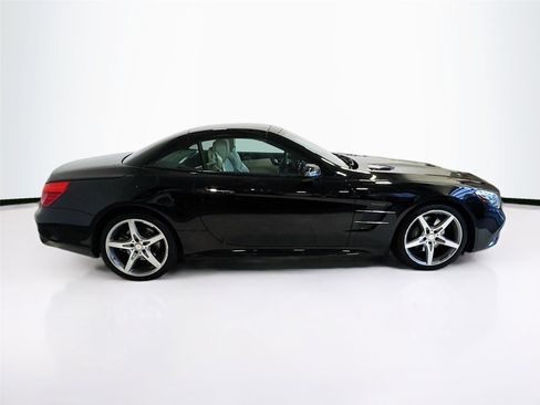 Used 2017 Mercedes-Benz SL 550 image 4