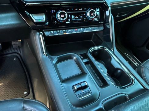 Used 2024 GMC Sierra 3500 AT4 w/ AT4 Premium Plus Package image 27