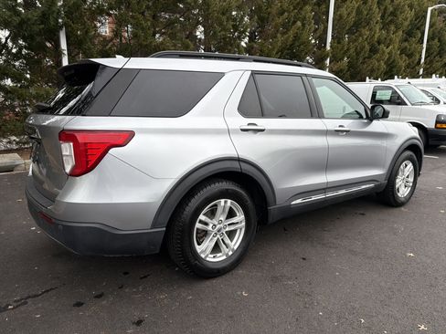 Used 2020 Ford Explorer XLT w/ Equipment Group 202A image 10