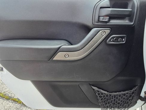 Used 2013 Jeep Wrangler Unlimited Sport AWD/4WD image 10