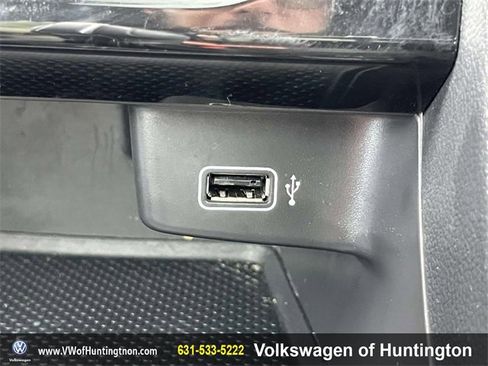 Certified 2019 Volkswagen Jetta R-Line w/ R-Line Cold Weather Package image 27