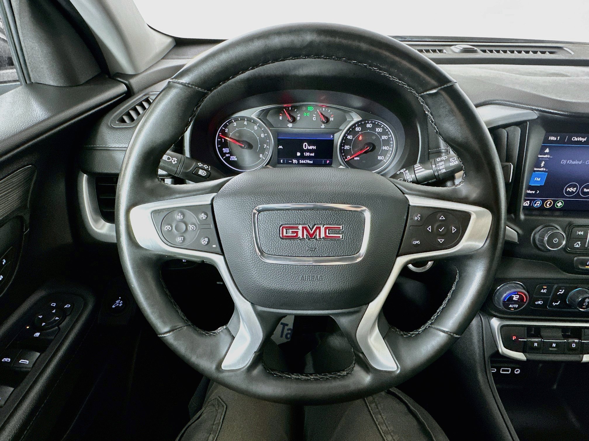 Used 2024 GMC Terrain SLT AWD/4WD image 11