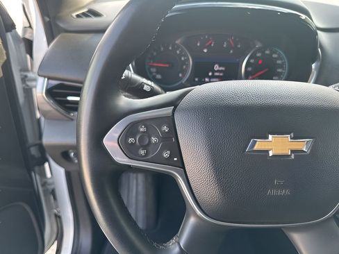 Used 2023 Chevrolet Traverse LT FWD image 23