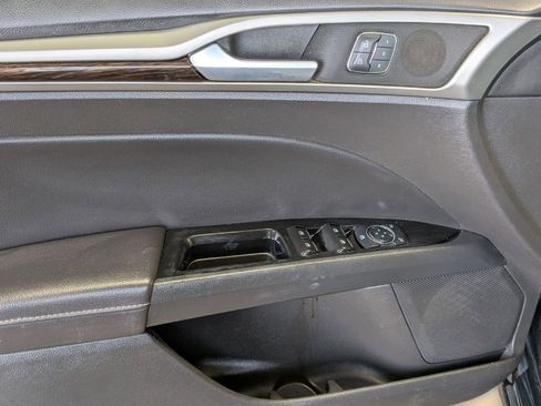 Used 2014 Ford Fusion SE w/ Equipment Group 202A image 14