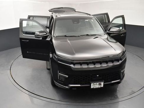 New 2026 Jeep Grand Wagoneer Limited AWD/4WD image 19