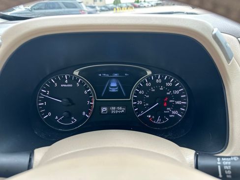 Used 2013 Nissan Pathfinder SL w/ Trailer Tow Pkg AWD/4WD image 2